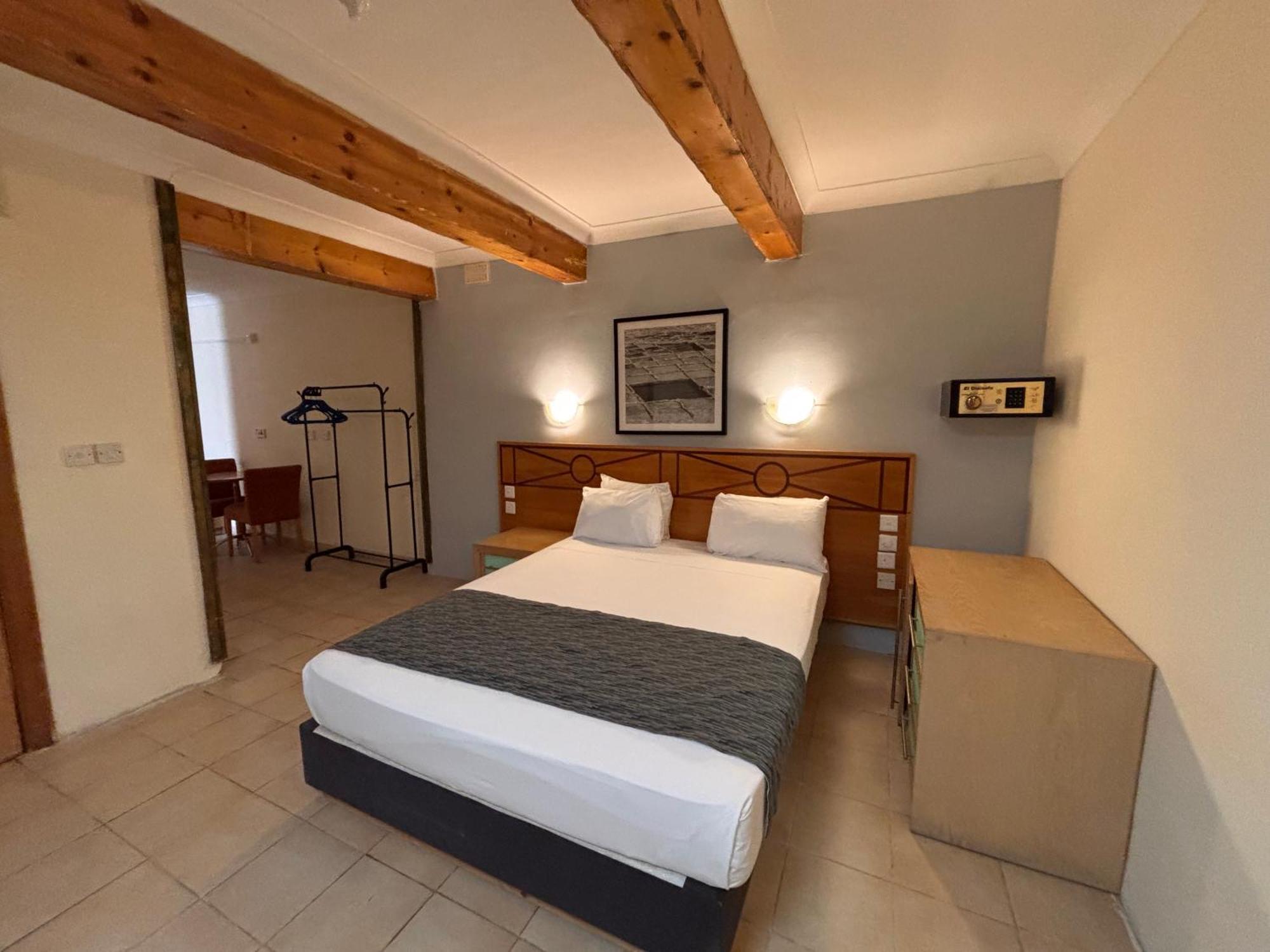The San Anton 3* St. Paul's Bay