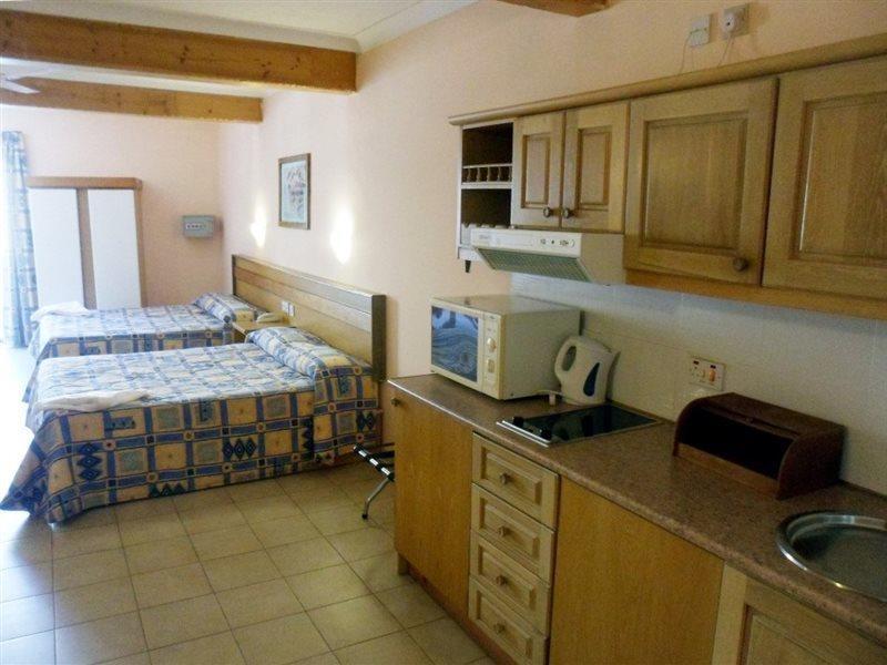 Aparthotel The San Anton 3*